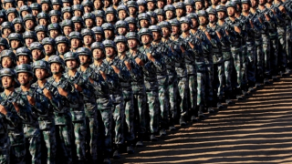 Chi tiêu quân sự toàn cầu tăng lên mức cao chưa từng có