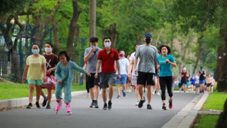 Ứng phó với làn sóng COVID-19 mới