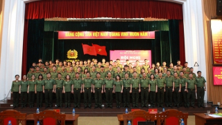 Nhân rộng điển hình tiên tiến, đưa phong trào thi đua tiếp tục phát triển sâu rộng