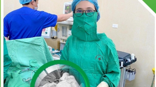 Sau 3 tháng bụng to nhanh, mổ ra khối u nhầy buồng trứng "khủng" 8kg