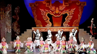 Khi các nhà hát nghệ thuật truyền thống “đỏ mắt” tìm diễn viên trẻ