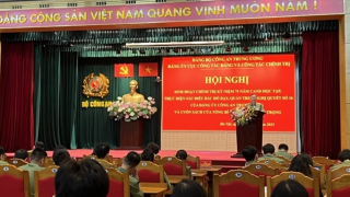 Tăng cường công tác chính trị, tư tưởng cho cán bộ chiến sĩ