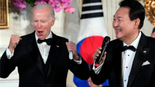 Tổng thống Hàn Quốc bất ngờ "khoe giọng" tại quốc yến ở Nhà Trắng