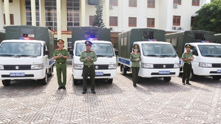 Công an Đắk Nông bàn giao ô tô tải chuyên dụng cho Công an 10 xã, thị trấn