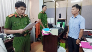 Khởi tố 3 cán bộ thuộc Văn phòng Đăng ký đất đai tỉnh Quảng Ngãi