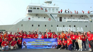 Không thể bẻ cong lịch sử, phủ mờ chân lý