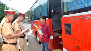 Nghiêm cấm cán bộ, công chức can thiệp việc xử lý vi phạm giao thông