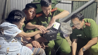 Hoá trang, đồng cảm cùng người mắc bệnh tâm thần để làm CCCD
