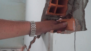 Xây dựng khách sạn Wink Trung tâm Cần Thơ, gây lún, nứt nhà dân