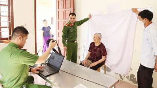 Trao “chìa khóa” để người dân mở cửa “ngôi nhà số” (kỳ 1)