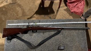 Truy tố kẻ bắn chết con riêng của vợ