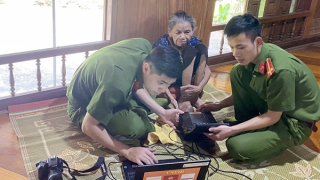 Tận dụng "thời gian vàng" để cấp căn cước công dân