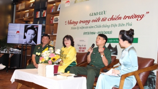 Giao lưu “Những trang viết từ chiến trường”: Hiểu quá khứ để trân trọng hơn cuộc sống hòa bình