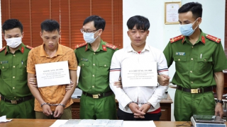 Bắt 2 đối tượng mua bán trái phép 16 bánh heroin