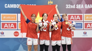 Trưởng đoàn Thể thao Việt Nam tại SEA Games xúc động khi bóng rổ giành vàng