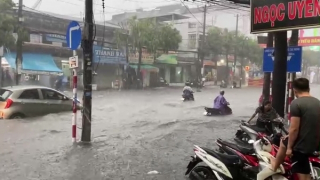 Mưa giông gây ngập nặng và khiến hơn 7.600 hộ dân Biên Hòa mất điện