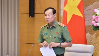 Sửa luật để tạo điều kiện cho công dân trong lĩnh vực xuất nhập cảnh, bảo đảm ANTT