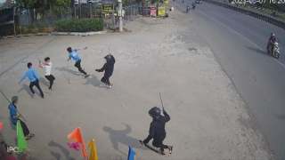 Nhóm côn đồ mang hung khí vào trạm dừng chân chém hai người bị thương nặng