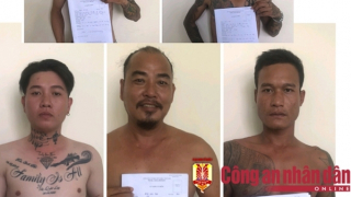 "Khóa tay” 10 đối tượng mang hung khí đi giải quyết mâu thuẫn
