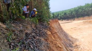 Lợi dụng nạo vét hồ thủy lợi để khai thác trái phép hàng chục nghìn m3 đất rừng