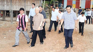 Nêu gương cốt cách bình dị