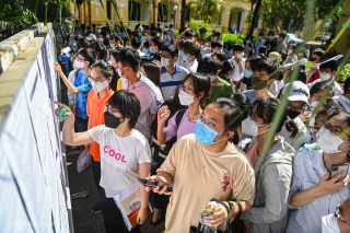 Đừng bắt con “chín ép”