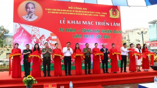 Khai mạc triển lãm “75 năm - Công an nhân dân làm theo lời Bác”