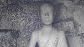 Các vị vua Việt soạn sách