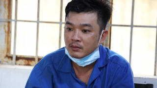 Bắt kẻ mua bán súng đạn và sử dụng ma túy ở nhà nghỉ