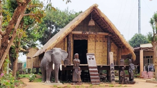 Lặng lẽ nhà dài...