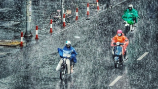 Mưa giông kéo dài ở miền Bắc và Bắc Trung Bộ, cảnh báo lốc, sét