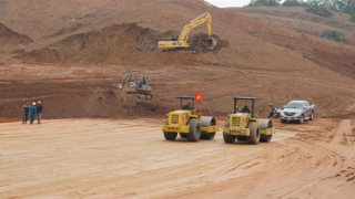 Những vướng mắc làm chậm giải phóng mặt bằng cao tốc Bắc - Nam