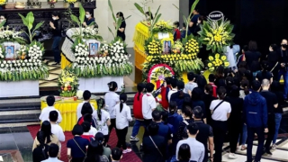 Xót thương tiễn biệt 4 bà cháu tử vong trong vụ hỏa hoạn ở Hà Đông