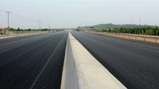 Đủ cơ sở nâng tốc độ đường cao tốc 4 làn xe lên 90km/h