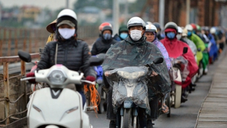 Hà Nội lác đác mưa, trời mát mẻ; miền Nam mưa về chiều tối