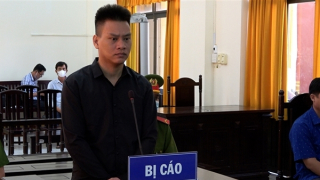 Dùng súng bắt giữ mẹ vợ, khống chế yêu cầu vợ gặp mình để cùng chết