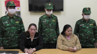 Mẹ cùng con gái mang 95 triệu đồng đi mua ma túy