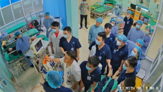 Cứu nam thanh niên khoẻ mạnh bị ngừng tim 5 lần