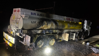 Kịp thời dập tắt vụ cháy xe bồn lúc rạng sáng