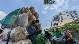 Cận cảnh xử lý mô tô “phì bụng, dựng gáy” ngông nghênh trên phố