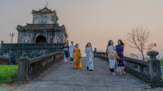 Di tích Kinh thành Huế bị viết, vẽ bậy rất phản cảm và mất mỹ quan