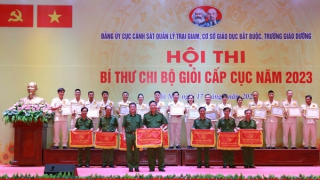 Sôi nổi chung khảo Hội thi Bí thư chi bộ giỏi lực lượng Cảnh sát trại giam