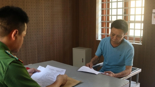 Khởi tố, bắt tạm giam đối tượng dùng dao đâm Thiếu tá CSGT trọng thương