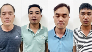 Karaoke đang bị đình chỉ vẫn lén lút đón khách vào bay lắc