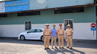 Cục CSGT thăm và kiểm tra cán bộ chiến sĩ tăng cường hỗ trợ đăng kiểm ở Hà Nội