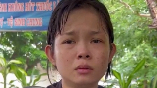 Đau lòng cảnh người mẹ "ngáo đá" đánh chết con 1 tuổi