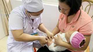 Cạn kiệt vaccine tiêm chủng mở rộng: Vì đâu nên nỗi?