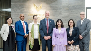 Giáo sư Đại học Cornell: “Tôi bất ngờ vì sự phát triển nhanh chóng của VinUni”