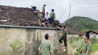 Hỗ trợ người dân khắc phục hậu quả do mưa giông, lốc xoáy