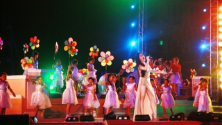 1.653 drone trình diễn ánh sáng trong đêm khai mạc Festival biển Nha Trang